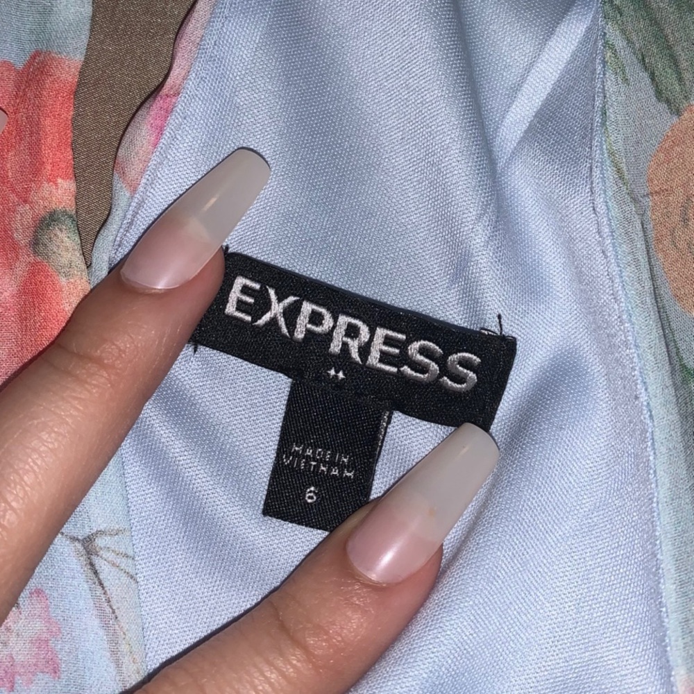 Express Dress - Picture 2 of 4